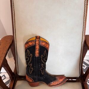 Size 9 custom cowgirl boats (very narrow)